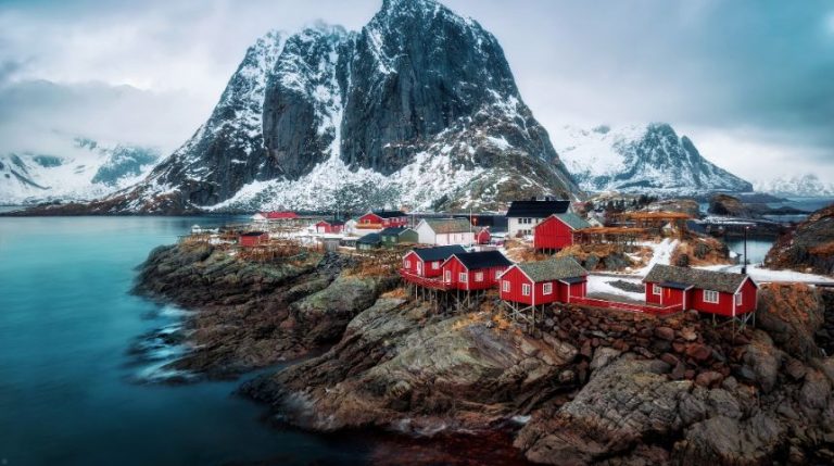 A small town in Norway on the coast.